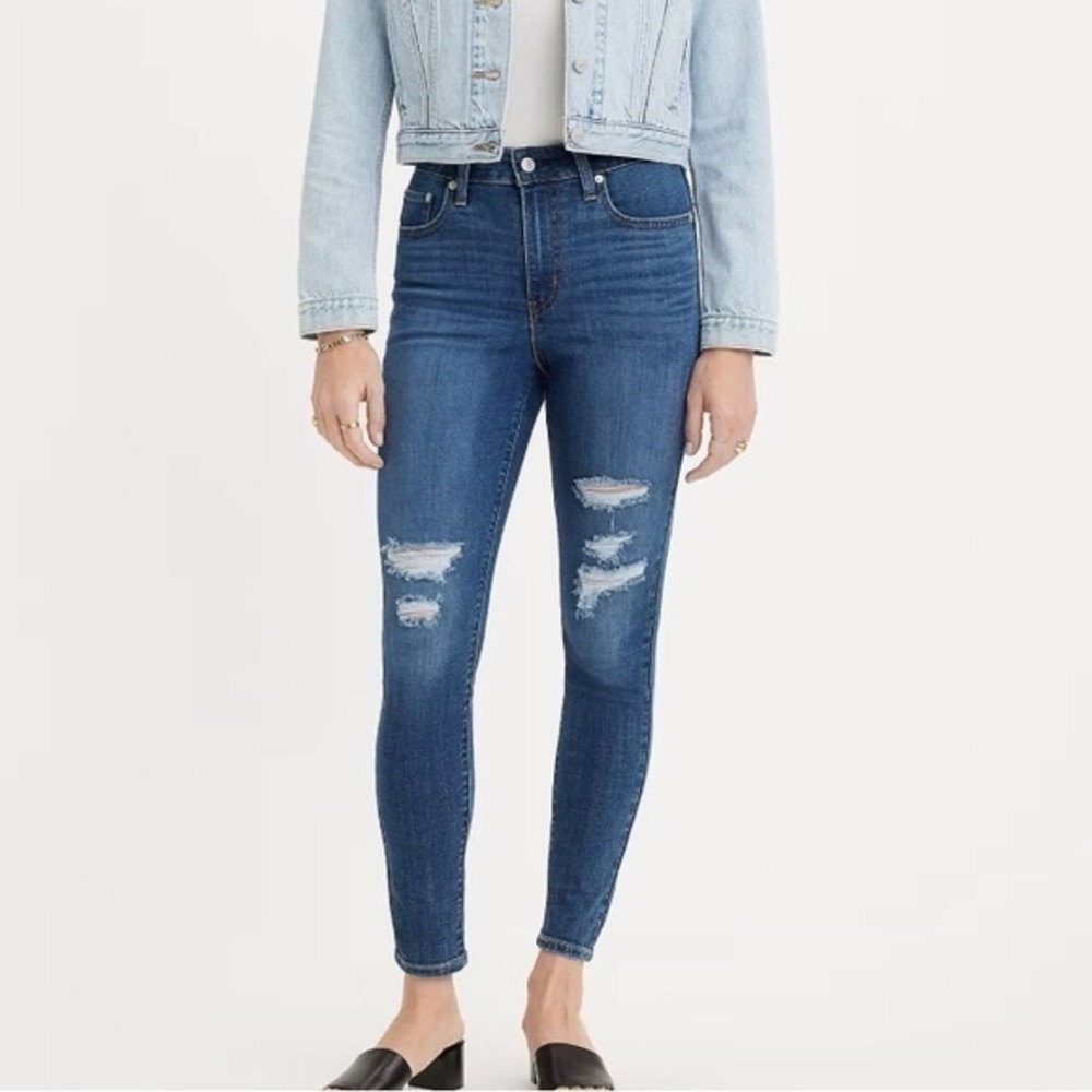 Levi’s 721 High Rise Distressed Skinny Jeans 28